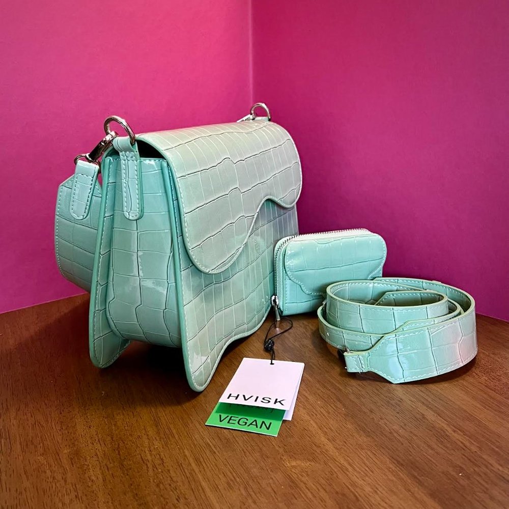 SOLD OUT Hvisk Elude Bag, Extra Strap, & Matching Wave Wallet w/ Tags - Picture 5 of 7